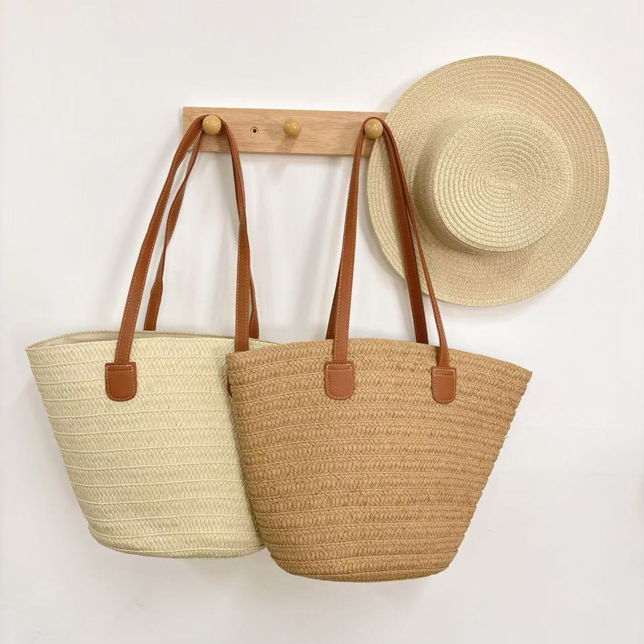 Straw Women's Large Capacity Vacation Beach Bucket Bag